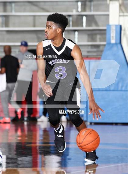Thumbnail 2 in South Garland vs. Lincoln (Thanksgiving Hoopfest) photogallery.