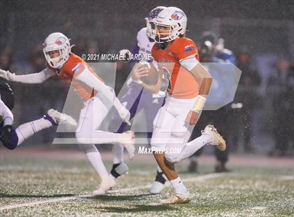 Thumbnail 1 in Graham-Kapowsin vs. Lake Stevens (WIAA 4A Final) photogallery.