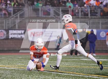 Thumbnail 3 in Graham-Kapowsin vs. Lake Stevens (WIAA 4A Final) photogallery.
