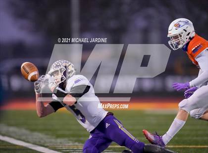 Thumbnail 1 in Graham-Kapowsin vs. Lake Stevens (WIAA 4A Final) photogallery.