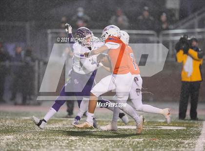 Thumbnail 3 in Graham-Kapowsin vs. Lake Stevens (WIAA 4A Final) photogallery.