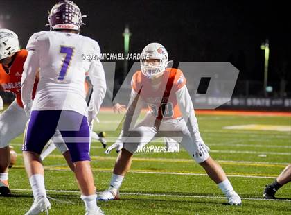 Thumbnail 2 in Graham-Kapowsin vs. Lake Stevens (WIAA 4A Final) photogallery.