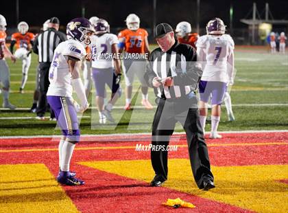 Thumbnail 1 in Graham-Kapowsin vs. Lake Stevens (WIAA 4A Final) photogallery.