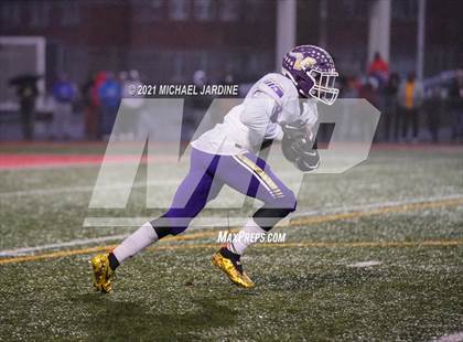 Thumbnail 3 in Graham-Kapowsin vs. Lake Stevens (WIAA 4A Final) photogallery.