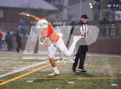 Thumbnail 2 in Graham-Kapowsin vs. Lake Stevens (WIAA 4A Final) photogallery.