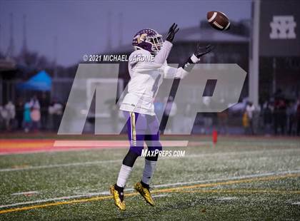 Thumbnail 2 in Graham-Kapowsin vs. Lake Stevens (WIAA 4A Final) photogallery.