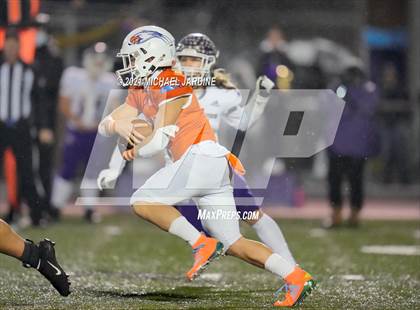 Thumbnail 3 in Graham-Kapowsin vs. Lake Stevens (WIAA 4A Final) photogallery.