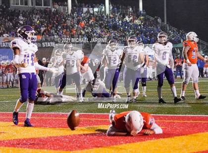 Thumbnail 2 in Graham-Kapowsin vs. Lake Stevens (WIAA 4A Final) photogallery.
