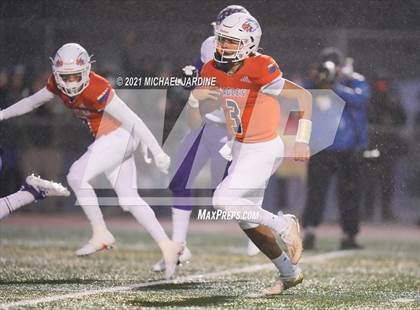 Thumbnail 3 in Graham-Kapowsin vs. Lake Stevens (WIAA 4A Final) photogallery.