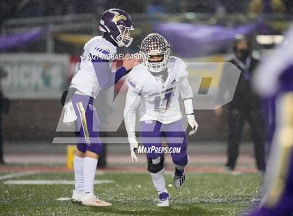 Thumbnail 1 in Graham-Kapowsin vs. Lake Stevens (WIAA 4A Final) photogallery.