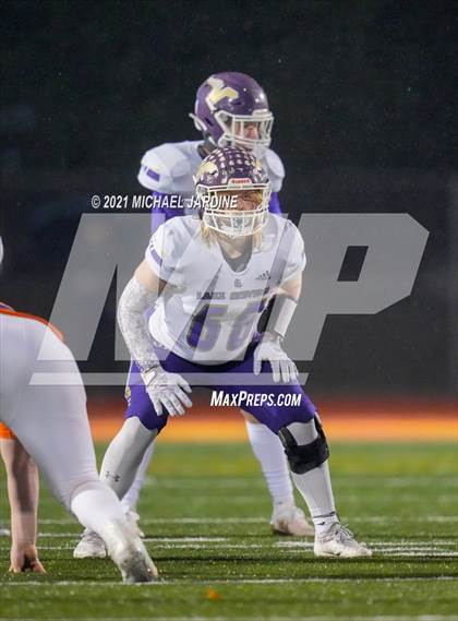 Thumbnail 3 in Graham-Kapowsin vs. Lake Stevens (WIAA 4A Final) photogallery.