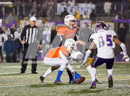 Thumbnail 2 in Graham-Kapowsin vs. Lake Stevens (WIAA 4A Final) photogallery.