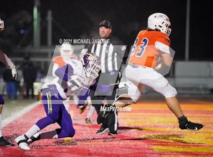 Thumbnail 1 in Graham-Kapowsin vs. Lake Stevens (WIAA 4A Final) photogallery.