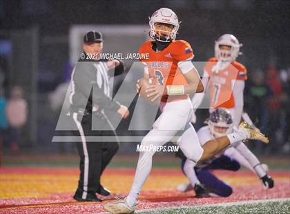 Thumbnail 1 in Graham-Kapowsin vs. Lake Stevens (WIAA 4A Final) photogallery.