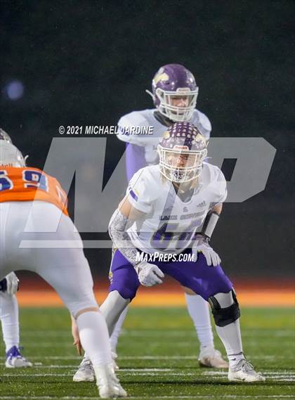 Thumbnail 2 in Graham-Kapowsin vs. Lake Stevens (WIAA 4A Final) photogallery.