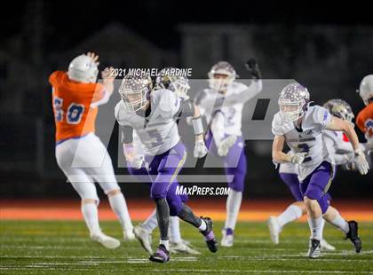 Thumbnail 3 in Graham-Kapowsin vs. Lake Stevens (WIAA 4A Final) photogallery.