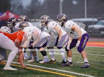 Thumbnail 3 in Graham-Kapowsin vs. Lake Stevens (WIAA 4A Final) photogallery.