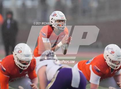 Thumbnail 3 in Graham-Kapowsin vs. Lake Stevens (WIAA 4A Final) photogallery.