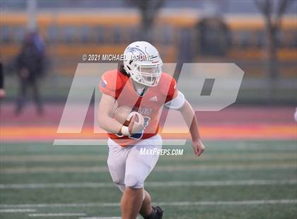 Thumbnail 1 in Graham-Kapowsin vs. Lake Stevens (WIAA 4A Final) photogallery.