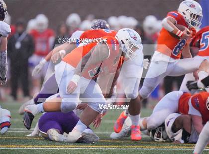 Thumbnail 3 in Graham-Kapowsin vs. Lake Stevens (WIAA 4A Final) photogallery.