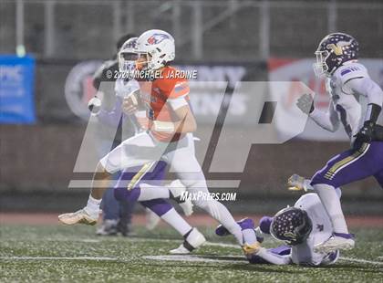 Thumbnail 2 in Graham-Kapowsin vs. Lake Stevens (WIAA 4A Final) photogallery.