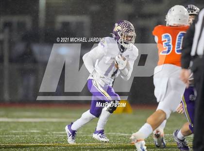 Thumbnail 2 in Graham-Kapowsin vs. Lake Stevens (WIAA 4A Final) photogallery.