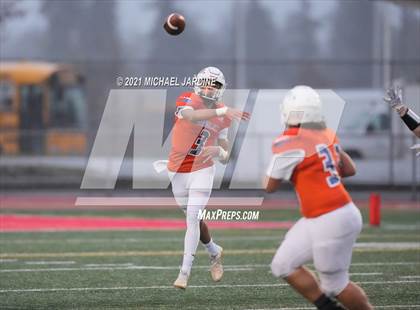 Thumbnail 3 in Graham-Kapowsin vs. Lake Stevens (WIAA 4A Final) photogallery.