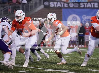 Thumbnail 3 in Graham-Kapowsin vs. Lake Stevens (WIAA 4A Final) photogallery.