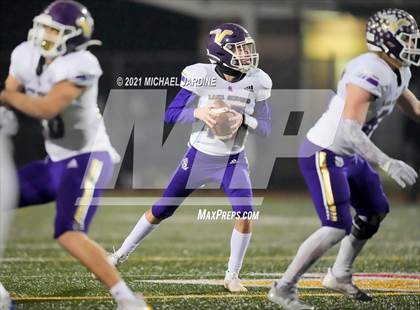 Thumbnail 2 in Graham-Kapowsin vs. Lake Stevens (WIAA 4A Final) photogallery.