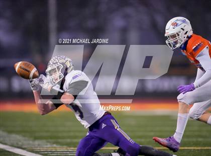 Thumbnail 3 in Graham-Kapowsin vs. Lake Stevens (WIAA 4A Final) photogallery.