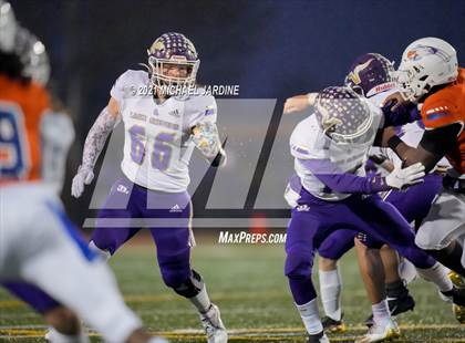 Thumbnail 2 in Graham-Kapowsin vs. Lake Stevens (WIAA 4A Final) photogallery.