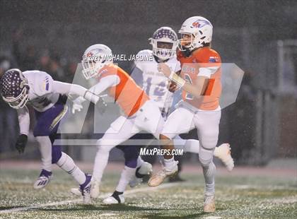 Thumbnail 2 in Graham-Kapowsin vs. Lake Stevens (WIAA 4A Final) photogallery.