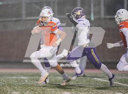 Thumbnail 1 in Graham-Kapowsin vs. Lake Stevens (WIAA 4A Final) photogallery.