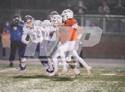 Thumbnail 1 in Graham-Kapowsin vs. Lake Stevens (WIAA 4A Final) photogallery.