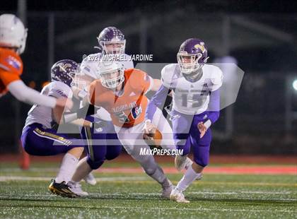 Thumbnail 3 in Graham-Kapowsin vs. Lake Stevens (WIAA 4A Final) photogallery.