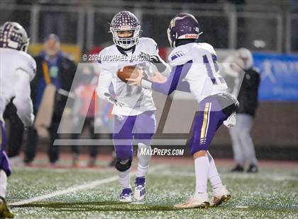 Thumbnail 1 in Graham-Kapowsin vs. Lake Stevens (WIAA 4A Final) photogallery.