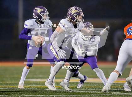 Thumbnail 1 in Graham-Kapowsin vs. Lake Stevens (WIAA 4A Final) photogallery.