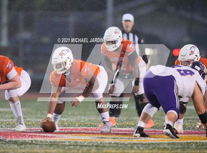 Thumbnail 1 in Graham-Kapowsin vs. Lake Stevens (WIAA 4A Final) photogallery.