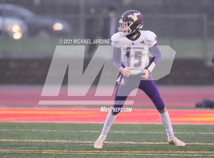 Thumbnail 3 in Graham-Kapowsin vs. Lake Stevens (WIAA 4A Final) photogallery.