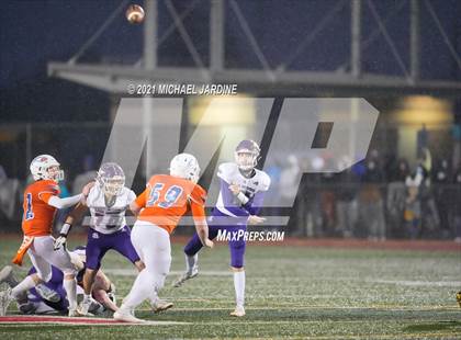 Thumbnail 3 in Graham-Kapowsin vs. Lake Stevens (WIAA 4A Final) photogallery.