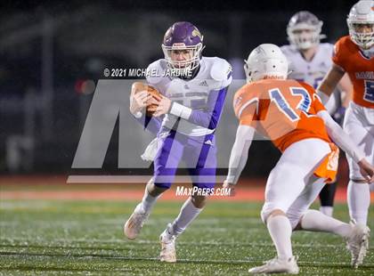 Thumbnail 1 in Graham-Kapowsin vs. Lake Stevens (WIAA 4A Final) photogallery.