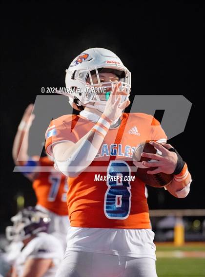 Thumbnail 3 in Graham-Kapowsin vs. Lake Stevens (WIAA 4A Final) photogallery.
