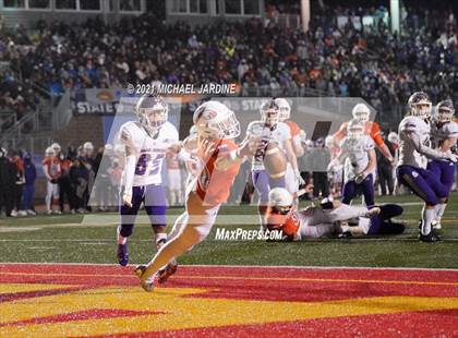Thumbnail 1 in Graham-Kapowsin vs. Lake Stevens (WIAA 4A Final) photogallery.