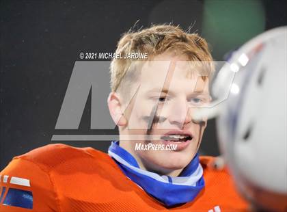 Thumbnail 3 in Graham-Kapowsin vs. Lake Stevens (WIAA 4A Final) photogallery.