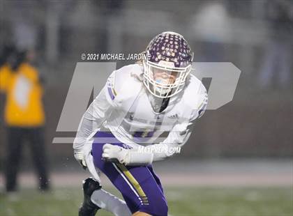 Thumbnail 1 in Graham-Kapowsin vs. Lake Stevens (WIAA 4A Final) photogallery.