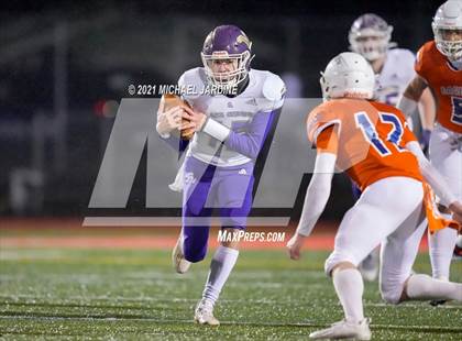 Thumbnail 3 in Graham-Kapowsin vs. Lake Stevens (WIAA 4A Final) photogallery.