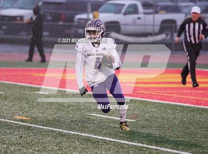 Thumbnail 1 in Graham-Kapowsin vs. Lake Stevens (WIAA 4A Final) photogallery.