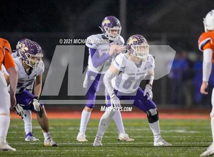Thumbnail 3 in Graham-Kapowsin vs. Lake Stevens (WIAA 4A Final) photogallery.