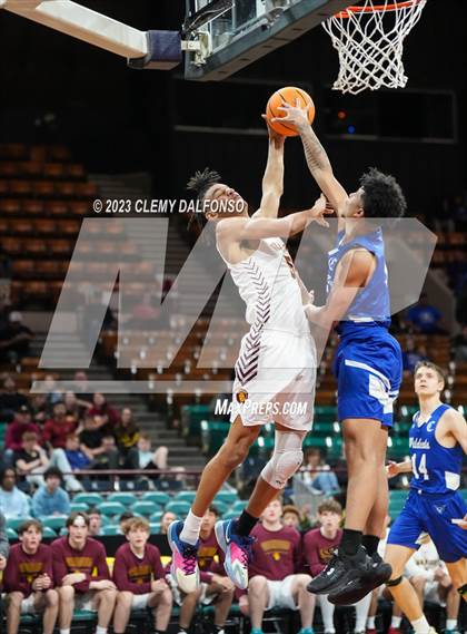 Thumbnail 2 in Eagle Ridge Academy vs Pueblo Central (CHSAA 4A GREAT 8) photogallery.