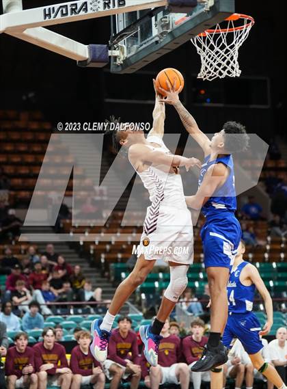 Thumbnail 3 in Eagle Ridge Academy vs Pueblo Central (CHSAA 4A GREAT 8) photogallery.